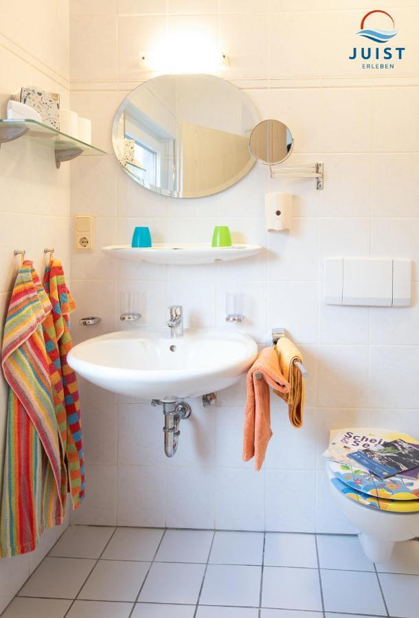 Haus Petra 132 - Ferienwohnung 2 Juist Buitenkant foto